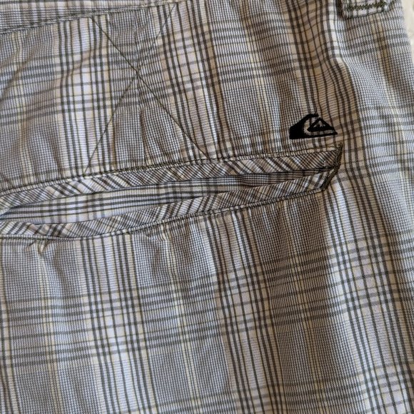 Quicksilver* Men's 1.5" Belt‎ Loop Multipocketed Plaid Bermuda Shorts~ Size 36 - Picture 13 of 14
